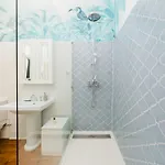 Luxury 4br Steps From Praca Do Comercio 아파트