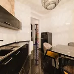 Luxury 4br Steps From Praca Do Comercio 아파트 리스본