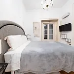 아파트 Luxury 4br Steps From Praca Do Comercio *