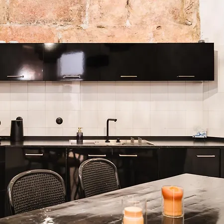 Luxury 4br Steps From Praca Do Comercio Апартаменты