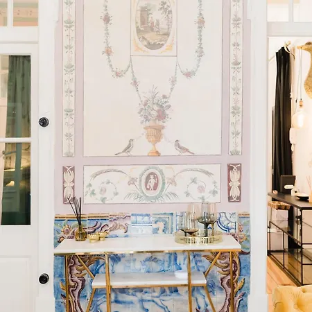 Апартаменты Luxury 4br Steps From Praca Do Comercio