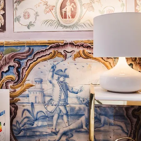 Апартаменты Luxury 4br Steps From Praca Do Comercio