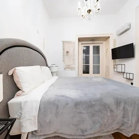 Апартаменты Luxury 4br Steps From Praca Do Comercio *
